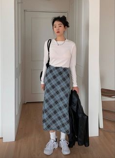 Look 80s, Socks Outfit, Oki Doki, Dresses For Weddings, Long Maxi Dresses, Dress For A Wedding, Chic Maxi Dresses, Plaid Skirt