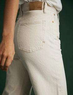 Ecru Jeans Outfits, Ecru Jeans, Off White Jeans, American Eagle Outfits, Denim Inspiration, White Denim Shorts, Love Jeans, Selvedge Denim, Mens Outfitters