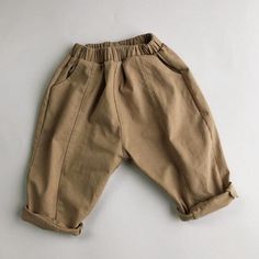 The ulimate trousers for your Bubba! Our Baby Parachute Trousers are made from a thin denim material, with an elastic waist, and are designed to keep your little one breezing through their day with maximum comfort. Perfect for playtime or everyday adventures! 🤩 ♡ Season: Works Year Round Material: Thin Denim Gender: Unisex Carrot Pants, Casual Pant, Fall Pants, Clothing Casual, Children Fashion, Denim Accessories, Loose Pants, Children's Fashion