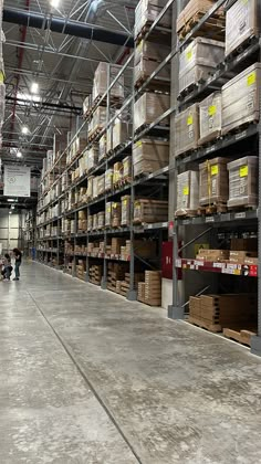 the warehouse is filled with lots of boxes