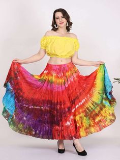 Color : Multicolor Tie Dye Materials : Cotton Skirts Pattern : 12 Yard Skirts Style : Multicolor Skirts Measure (Approx.): Waist: 30 to 56 inches (stretchable elastic) & Length: 37 inches/92cm Cotton Skirt Pattern, Tops With Skirts, Silk Dress Sleeve, Belly Dance Scarf, Skirts Pattern, Beach Dresses Casual, Skirts Style, Short Wrap Skirt, Sari Skirt