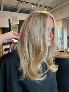 Linen Blonde Hair, Single Process Blonde, Salon Reference, Linen Blonde, Blonde 2024, Dark Blonde Balayage, Goldie Locks, Blonde Hair Goals, Bright Blonde Hair