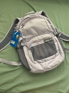 Good School Backpacks, Adidas Backpacks For School, Adidas Backpack Aesthetic, Green Backpack Aesthetic, Adidas Energy Backpack, College Backpack Aesthetic, Backpack Decoration Ideas, Backpacks Aesthetic, Backpack Adidas