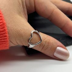 Adjustable Heart Silver Ring , Valentine's Day Gift, Love Ring, Open Silver Intertwined Ring , Ring for Women , Gift For Her , Dainty Silver Ring For Women , Mothers Day Gift , Silver Adjustable Ring ,Thin Silver Ring, Love Heart Ring,  Christmas Gift, Valentine's Day Gift for Her, Mothers Day Gift A boho-inspired trinity ring, with intertwined threads, in an adjustable design Looks great stacked with other pieces or worn alone as a thumb ring Size: Adjustable Material : Sterling Silver Plated    Handmade Gift Intertwined Ring, Love Heart Ring, Trinity Ring, Silver Heart Ring, Ring Heart, Zierlicher Ring, Thumb Ring, Cuff Rings, Valentines Day Gifts For Her