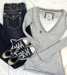 Fall Outfits Elena Gilbert, Y2k Grunge Coquette, Abercrombie Y2k Aesthetic, Tank Top And Jeans Outfit Aesthetic, Coquette Grunge Aesthetic Outfit, Y2k Clothes Plus Size, Black Lace Tank Outfit, Long Tank Top Outfit Y2k, Y2k Outfits Miss Me Jeans