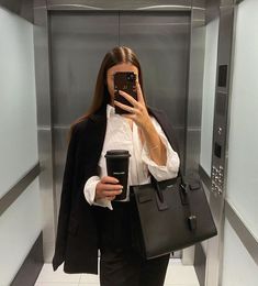 Outfit Elegantes, Women Ceo, Lawyer Outfit, Vision Board Pictures, Dream Vision Board, Life Vision Board, Corporate Outfits