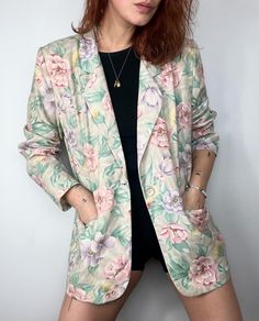 ⚡️Classic cut lightweight floral blazer⚡️35% rayon 65% poly⚡️Labeled size 16⚡️Fits best M-XL⚡️Bust 23" shoulders 17.5" length 30"⚡️shown on medium model 5'8 Fairy Academia, Floral Blazer, Womens Blazers, Label Sizes, Blazer Suit, Pretty In Pink, Etsy Vintage, Favorite Outfit, Size 16