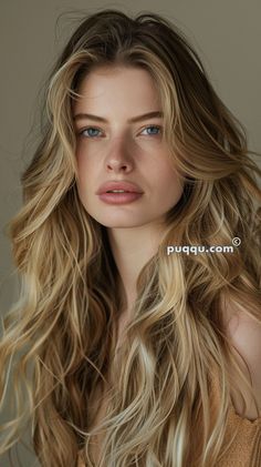 Dimensional Beauty: Stunning Blonde Hair with Lowlights Ideas Honey Blonde Hair With Lowlights, Long Honey Blonde Hair