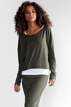 Eileen Fisher...love Eileen Fisher Style, Outfits Dressy, French Women Style, Contemporary Outfits, Over 50 Womens Fashion, Eileen Fisher, Effortless Chic, Fashion Over 50, Modest Dresses