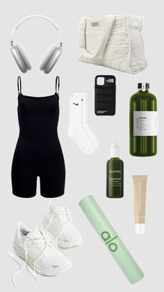 Cute Simple Gym Outfits, Gym Accessories Aesthetic, Clean Girl Workout Outfits, Clean Girl Gym Outfit, Gym Outfit Inspiration, Gym Workout Outfits For Women, Clean Girl Outfits Summer, Alo Gym, Sporty Girl Outfits