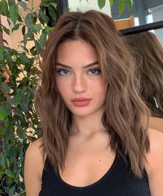 Korean Hairstyles, Rambut Brunette, Honey Brown Hair, Brown Hair Looks, Brown Hair Inspo, Brown Hair Balayage, Haircut And Color, Hair Inspo Color, Light Hair