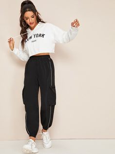 Black Cargo Pants, Black Cargo, Causual Outfits, Cute Comfy Outfits, Contrast Piping, Bridal Lingerie, Cargo Pants Women, Sporty Outfits, 가을 패션