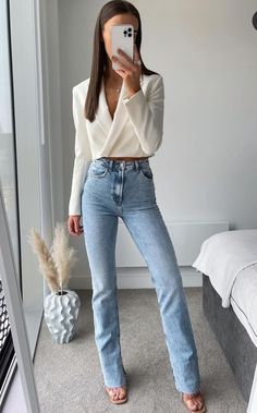 Looks Jeans, Mode Tips, Elegante Casual, Casual Work Outfits, Fashion Top, Fashion Mistakes, Dressy Outfits