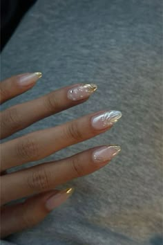 Gold Nails Summer, Gold White Nails, Shell Nail Art, Proposal Nails Ideas, Summer Beauty Tips, Gel Nail Designs, Gold Nails