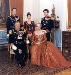 the royal family poses for a photo in their official dress clothes, including queen elizabeth and prince edward