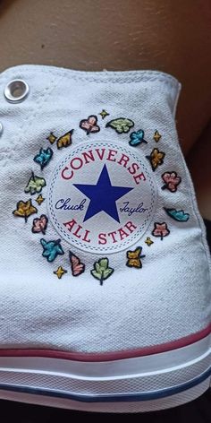 Converse Embroidery, Embroidered Converse, Embroidery Shoes, Pola Sulam, Mia 3, 자수 디자인, Aesthetic Shoes, Swag Shoes