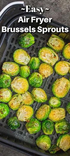 The easiest recipe for Air Fryer Brussels Sprouts, ready in less than 30 minutes. Crispy on the outside, soft and flavorful on the inside. Air Fryer Brussels Sprouts, Fried Brussel Sprouts, Cooking Brussel Sprouts, Air Fryer Recipes Dessert, New Air Fryer Recipes, Air Fryer Cooking Times, Veggie Fries, Sprouts Recipe