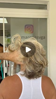 Alex Marques on Instagram: "#alexmarques #cortesdecabelo #varginhaminasgerais #haircut #cortes #corte #varginhamg #varginhacity #cortescurtosfemininos #cortesdecabelosfemininos #mechas #loiras" Haircuts In Layers, Long Hairstyles Side Part, How To Style Shoulder Length Hair, Hairstyles Side Part, Hair Color Idea, Wolf Cut Long, Shoulder Length Haircuts, Blonde Layered Hair, Oval Face Hairstyles