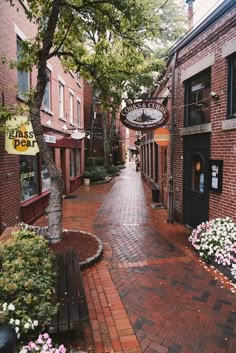 Fun & Best Things To Do In Connecticut With a Group On A Weekend England Scenery, Destination Voyage, Fall Travel, Cozy Place, Vacation Places, Beautiful Places To Travel, Portsmouth, Pretty Places, Vacation Destinations