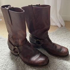 Mens Vintage Frye Harness Boots In Great Condition. Worn In To Make Leather Soft, But No Scratches Or Scuffs. Msrp $428, Great Discount. Made In Usa Classic Moto Boots With Vibram Sole For Fall, Classic Oiled Leather Moto Boots With Moc Toe, Harness Boots Men, Frye Harness Boots, Harness Boots, Mens Vintage, Motorcycle Boots, Frye Shoes, Boots Men