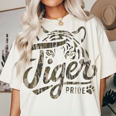 Diy Shirt Printing, Basketball Shirt Designs, Tiger Spirit, Tigers Shirt, Tiger Mascot, Pride Png, School Spirit Shirts, Tiger Shirt, Cheer Shirts