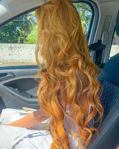 Long Curly Ginger Hair, Honey Strawberry Blonde Hair, Strawberry Blonde Hair Color, Girl Hair Colors, Long Shiny Hair, Strawberry Hair, Red Hair Inspo, Ginger Hair Color, Curls For Long Hair