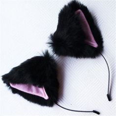 Costume wired cat ears on a thin, silver plated Alice headband. Awesome accessories for every occasion; halloween, costume parties, festivals, cosplay, burlesque outfits and kawaii fashion, that’s up to you! Made from quality faux fur and comes in different colors, so choose wisely ;) Burlesque Outfit, Alice Headband, Kawaii Unicorn, Cat Ears Headband, Christmas Headband, Ears Headband, Headband Pattern, Cat Pendants, Christmas Costumes