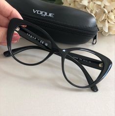 Chanel Frames Eyeglasses, Vogue Glasses Frames, Black Cateye Glasses, Unique Glasses Frames, People With Glasses