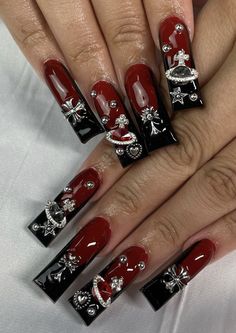 Pretty Nails Hello Kitty, Square Acrylic Nails One Color, Red Alt Nails, Goth French Tip, Red And Black Y2k Nails, Black And Red Chrome Nails, Goth French Tip Nails, Halloween Nails Red And Black, Red And Black Nails Acrylic