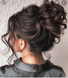 Wedding Hairstyles For Short Hair, Short Bridal Hair, Short Hair Bride, Wedding Hair Up, Short Hair Bun, Curly Wedding Hair, Hairdo Wedding, Trendy Wedding Hairstyles