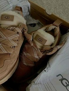 Ugg lowmel sneakers Uggs Sneakers, Ugg Sneaker, Boy Avatar, Cute Uggs, Ugg Sneakers, Trend Sneakers, Pretty Sneakers, Pretty Shoes Sneakers, Shoe Wishlist