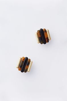 Tortoise Jane Studs | Tuckernuck Jewelry Tortoise Shell Accessories, Acetate Jewelry, Textured Gold Earrings, Bright Earrings, Office Wardrobe, Chunky Necklaces, Dark Autumn, Fall Accessories, Outfit Making