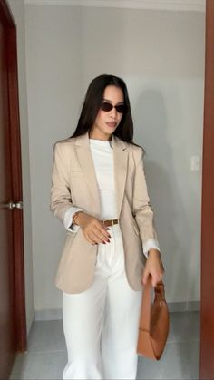 Beige Blazer Outfits Women Classy, Beige Blazer Outfits Women, Blazer Outfits Women, Office Clothing, Beige Blazer, Inspo Outfit, Blazer Outfits, Office Outfits, Work Outfits