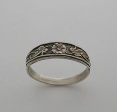 Silver Vintage Jewelry, Vintage Rings Silver, Piercings Silver, Engraved Wedding Ring, Antique Wedding Bands, Engraved Wedding Rings, Vintage Jewlery, Rings Vintage, Engraved Wedding