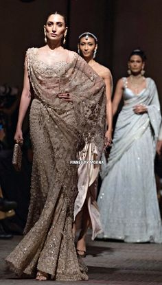 Unconventional Fashion, Girly Style Outfits, Red Bridal Dress, India Fashion Week, Draping Fashion, Traditional Indian Dress