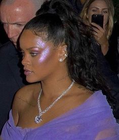 Look Disco, Looks Rihanna, Makeup Tip, Rihanna Style, Mermaid Makeup, Rihanna Fenty, Looks Black, Grunge Hair, Fenty Beauty