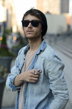 Adam Gallagher, Trendy Mens Haircuts, Haircut Men, Ray Ban Wayfarer, Mens Fashion Edgy, Mens Fashion Smart, Ray Ban Aviator, Trendy Haircuts, Men Style Tips