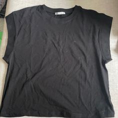 Ever Worn Brand New, Oversized Fits More Like A Medium. Armpit To Armpit Measures 17.5 Inches Basic Black Crew Neck Muscle Tee, Trendy Black Zara T-shirt, Casual Black Crew Neck Muscle Tee, Black Cotton Zara T-shirt, Casual Black Muscle Tee For Everyday, Black Zara T-shirt For Summer, Black Casual Cropped T-shirt With Crew Neck, Black Relaxed Fit Muscle Tee, Casual Black Muscle Tee With Short Sleeves