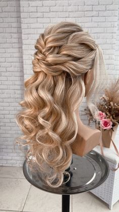 Wedding Hair Extensions Updo, Formal Hairstyles Down, Darkest Blonde, Brunette Shades, Picture Day Hair, Manaus Am, Wedding Hair Colors, Boho Bridal Hair, Pageant Hair