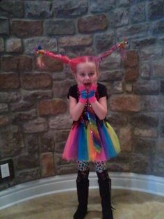 Wacky Tacky Day Outfits For Teachers, Crazy Outfit Ideas, Wacky Wednesday Outfit, Best Kids Halloween Costumes, Wacky Tacky Day, Wacky Outfits, Tacky Day, Bubble Costume, Crazy Hair For Kids