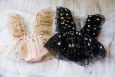 This is a listing for ivory and gold stars tulle dress or black stars dress. You can order any one dress or both at a reduced price.  Size: Sitter (9-18 m) Ready to ship! All used materials are new.  All items are made with care in a smoke/pet free environment. I would like to invite you to Your Dream Pix LLC VIP customers group!  Please, join us for all news and updates from my shop, new products, SALES and discounts.  https://www.facebook.com/groups/550907811777869/ Thank you! Goth Baby Clothes, Baby Tulle Dress, Celestial Dress, Stars Dress, Gothic Baby, Baby Birthday Dress, Goth Baby, Outfit Photo