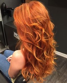 Pumpkin Spice Hair, Cheveux Oranges, Hair Color For Fair Skin, Blond Balayage, Ginger Hair Color, Bright Red Hair, Long Red Hair, Super Hair, Playing With Hair