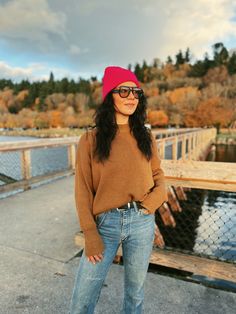 #beanie #beanieweather #popofcolor #fashion #aesthetic #winteroutfit #fallfashion #ootd Casual Ribbed Hat For Everyday, Casual Everyday Ribbed Hat, Trendy Brown Beanie For Fall, Ribbed Beanie For Cold Weather In Fall, Fall Ribbed Beanie, Casual Ribbed Cap, Casual Fall Beanie For Everyday, Everyday Fall Beanie, Casual Ribbed Beanie For Fall