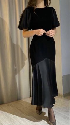 Long Wedding Guest Dresses, Taylin Core, Body Con Dress Outfit Winter, Wedding Guest Dresses For Women Over 50, Christmas Women Outfits, Modest Black Prom Dress, Performing Outfits, Formal Wedding Guest Attire, Dress Lookbook