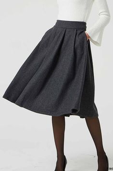 Knee Length Skirts Outfits, Pleated Midi Skirt Outfit, Dark Grey Skirt, Plain Skirt, Classic Skirts, Retro Pin Up, Winter Skirt, Pleated Fabric, Mid Length Skirts