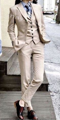 Hey, I found this really awesome Etsy listing at https://www.etsy.com/listing/862490717/womens-beige-formal-slim-fit-2-button Formal Suits For Women, Look Working Girl, Estilo Tomboy, Women Suits Wedding, Fancy Suit, Beige Suits, Suit Ideas, Suits Wedding, Wedding Party Wear