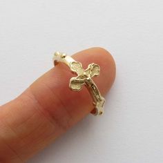 RR2016 Rosary Ring 14K 18K Solid Gold Cross Weight : Approx 2.4g±30% Width:Approx 2.4mm±10% Thickness: Approx 1.0mm±10% *Ring weight varies according to size. Shipping Method Shipment EMS Express Mail Service It usually takes 5~10 working days for the package to arrive from the date of shipment depending on the country and postal system. Rosary Ring, Bracelets Ideas, Jewelry Accessories Ideas, Dope Jewelry, Classy Jewelry, Jewelry Lookbook, Funky Jewelry, Gold Cross, Girly Jewelry