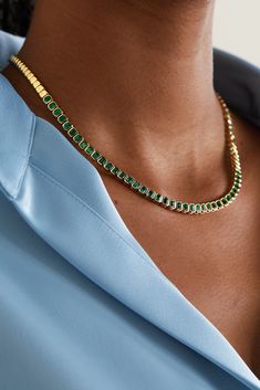 Elegant and timeless, Anita Ko's necklace has all the makings of a modern heirloom. It's crafted from 18-karat gold and set with 6.38-carats of vivid emeralds in bezel settings and has a shorter length that gently grazes your collarbone. Gold And Gemstone Jewelry, Colombian Emerald Necklace, Emerald Jewelry Necklace Indian, Necklaces Modern, Emerald Stone Necklace, Emerald Jewelry Necklace, Elegant Gold Jewelry, Royalty Jewelry, Gold Emerald Necklace