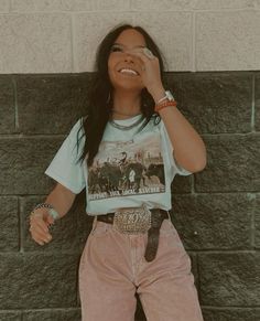 Country Aesthetic Outfit, Punchy Outfits, Country Chic Outfits, Western Girl Outfits, Cowgirl Style Outfits, Country Style Outfits