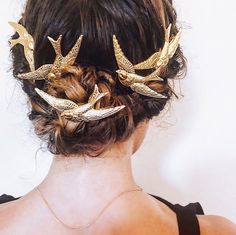 🕊️ Hair Accessories for Dreamers Hair Glamour, Hair Jewellery, Hair Ornaments, Hair Dos, Pretty Hairstyles, Hair Jewelry, Hair Goals, Cadillac, Hair Inspo